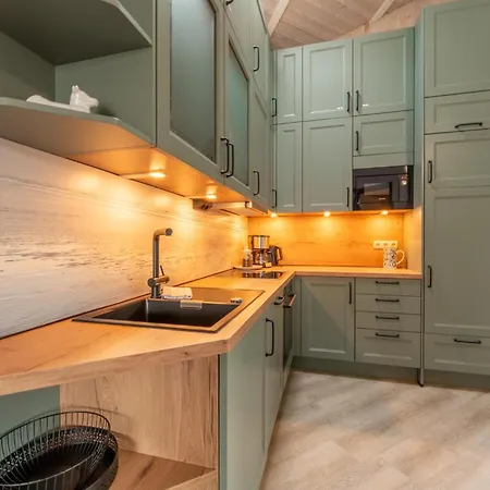 12 Personen Familienferienhaus Mit Sauna, Whirlpool, Zwei Duschen Und Toiletten, Kaminofen Und Kanu In 1. Reihe Zum Mit Wundervollem Seeblick In * Otterndorf