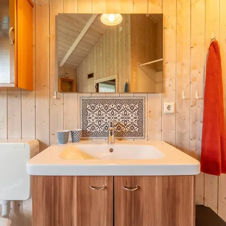 펜션 12 Personen Familienferienhaus Mit Sauna, Whirlpool, Zwei Duschen Und Toiletten, Kaminofen Und Kanu In 1. Reihe Zum Mit Wundervollem Seeblick In 오텐도르프