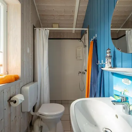 Prázdninový dům 12 Personen Familienferienhaus Mit Sauna, Whirlpool, Zwei Duschen Und Toiletten, Kaminofen Und Kanu In 1. Reihe Zum Mit Wundervollem Seeblick In