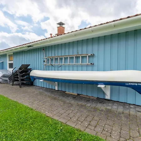 12 Personen Familienferienhaus Mit Sauna, Whirlpool, Zwei Duschen Und Toiletten, Kaminofen Und Kanu In 1. Reihe Zum Mit Wundervollem Seeblick In 펜션 *