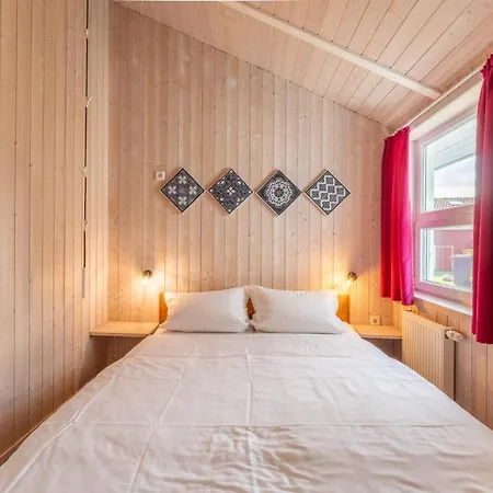 度假居 12 Personen Familienferienhaus Mit Sauna, Whirlpool, Zwei Duschen Und Toiletten, Kaminofen Und Kanu In 1. Reihe Zum Mit Wundervollem Seeblick In 奥滕多夫