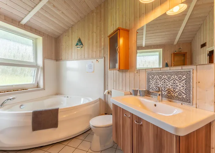 Дом отдыха 12 Personen Familienferienhaus Mit Sauna, Whirlpool, Zwei Duschen Und Toiletten, Kaminofen Und Kanu In 1. Reihe Zum Mit Wundervollem Seeblick In Оттерндорф