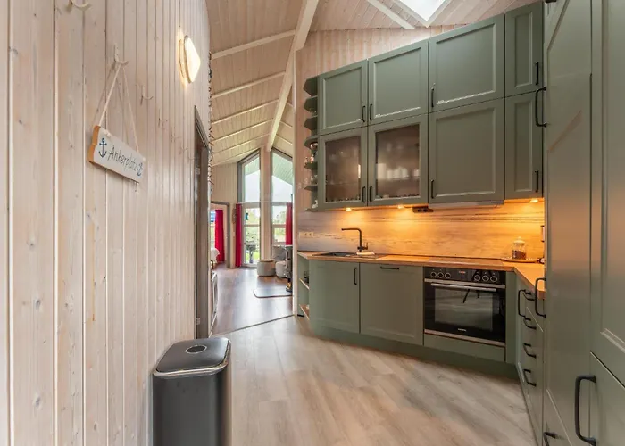 Дом отдыха 12 Personen Familienferienhaus Mit Sauna, Whirlpool, Zwei Duschen Und Toiletten, Kaminofen Und Kanu In 1. Reihe Zum Mit Wundervollem Seeblick In *