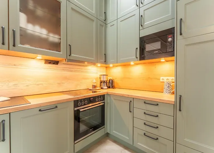 Дом отдыха 12 Personen Familienferienhaus Mit Sauna, Whirlpool, Zwei Duschen Und Toiletten, Kaminofen Und Kanu In 1. Reihe Zum Mit Wundervollem Seeblick In *