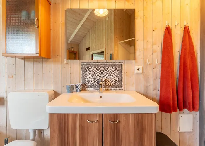 Дом отдыха 12 Personen Familienferienhaus Mit Sauna, Whirlpool, Zwei Duschen Und Toiletten, Kaminofen Und Kanu In 1. Reihe Zum Mit Wundervollem Seeblick In Оттерндорф